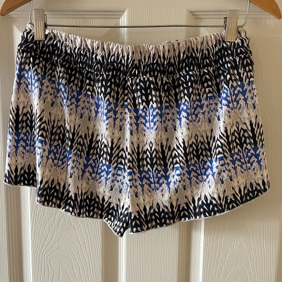 Athleta shorts • Women’s medium - Picture 2 of 6